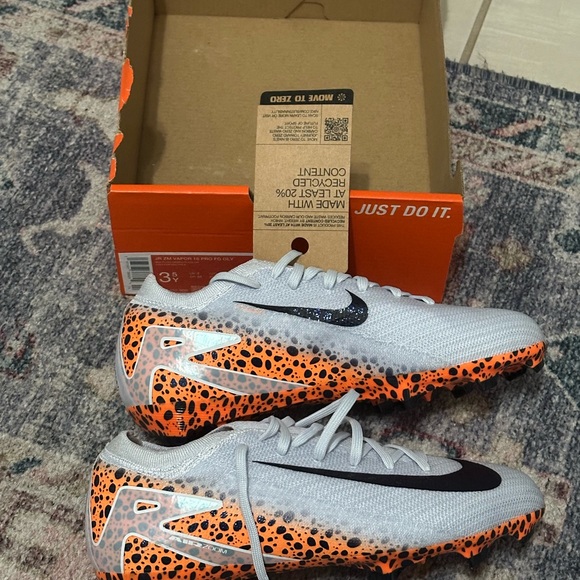 Nike Soccer Cleats in Gray and Orange - Picture 2 of 5